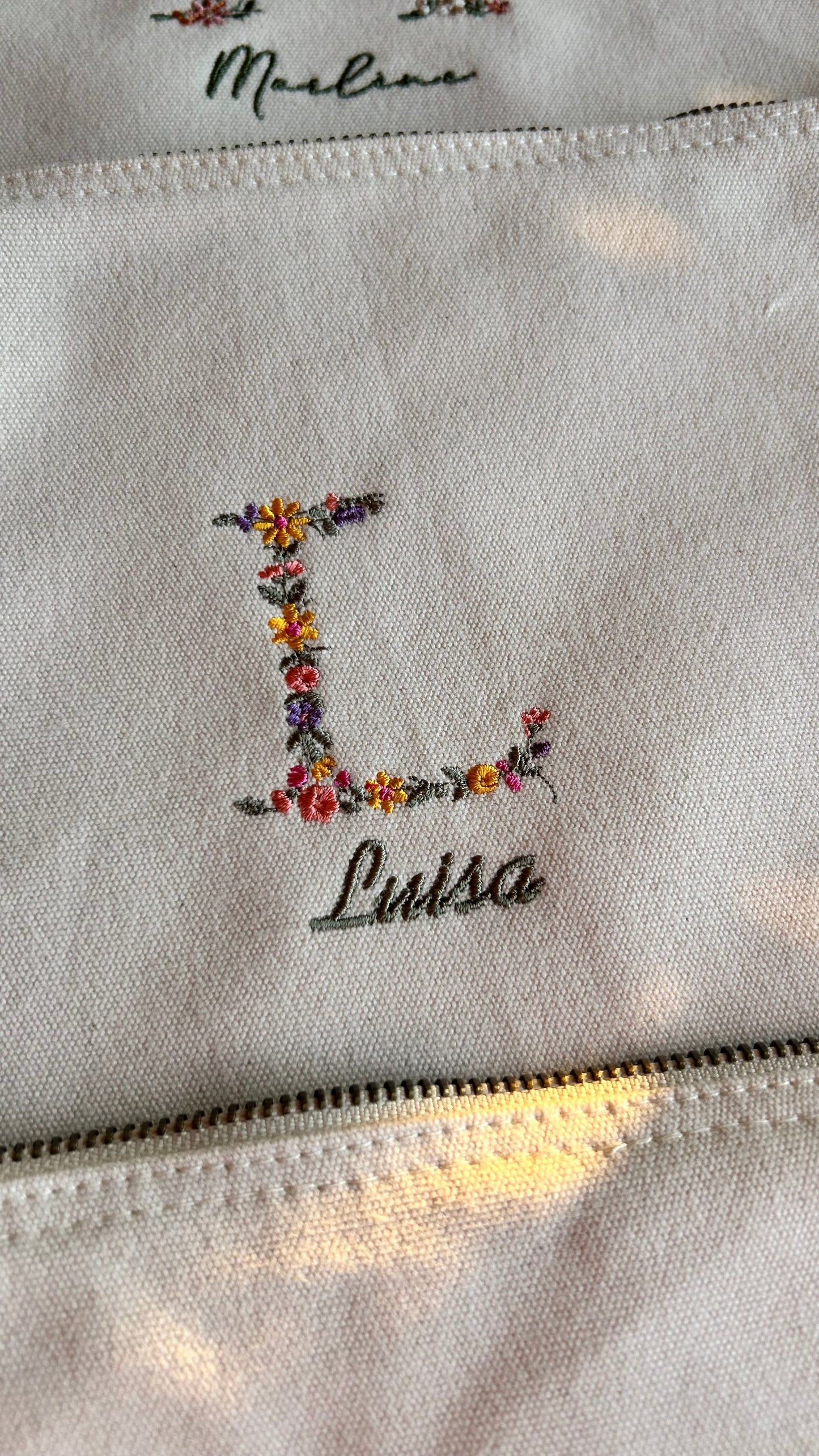 Pochette en coton initiale fleurie