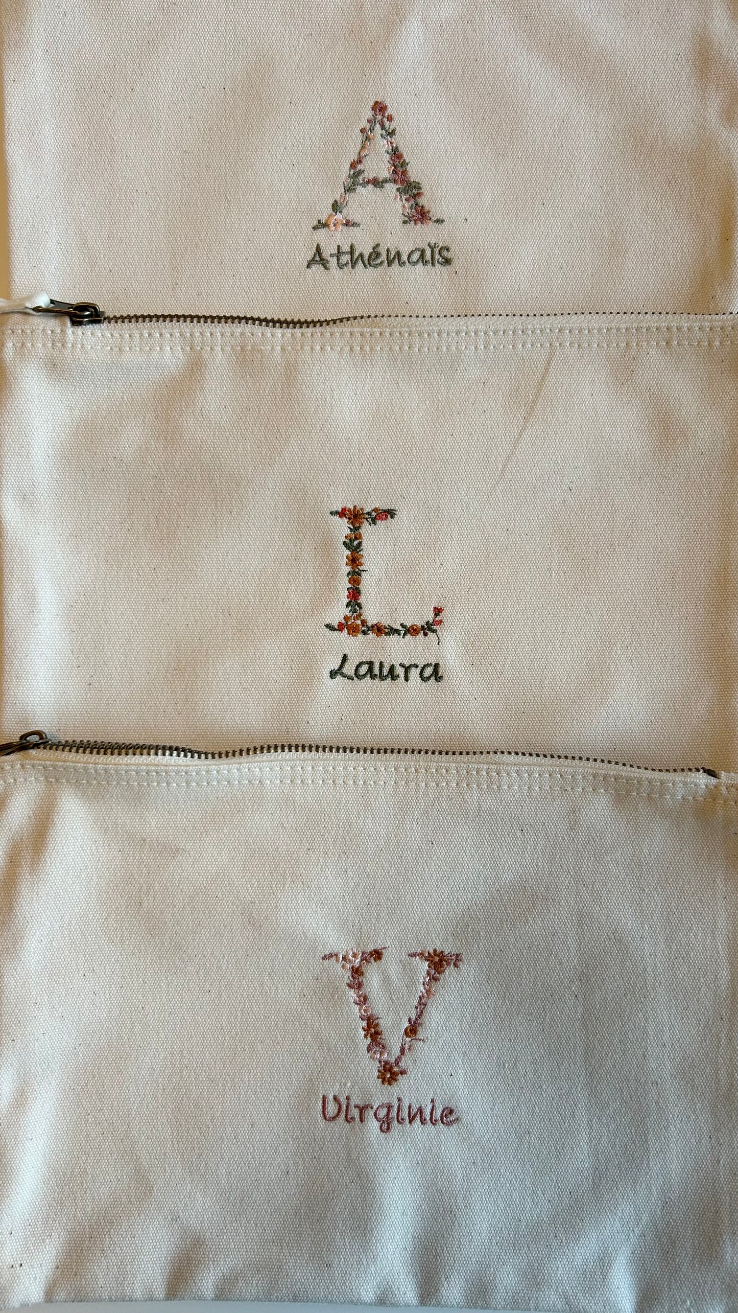 Pochette en coton initiale fleurie