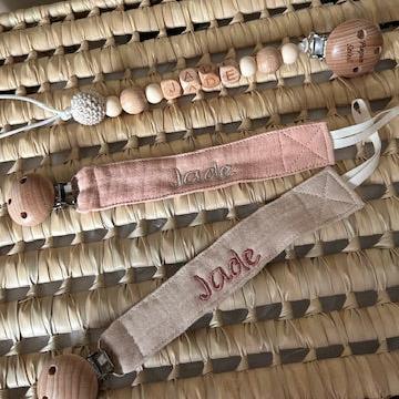 Attache tétine à thème