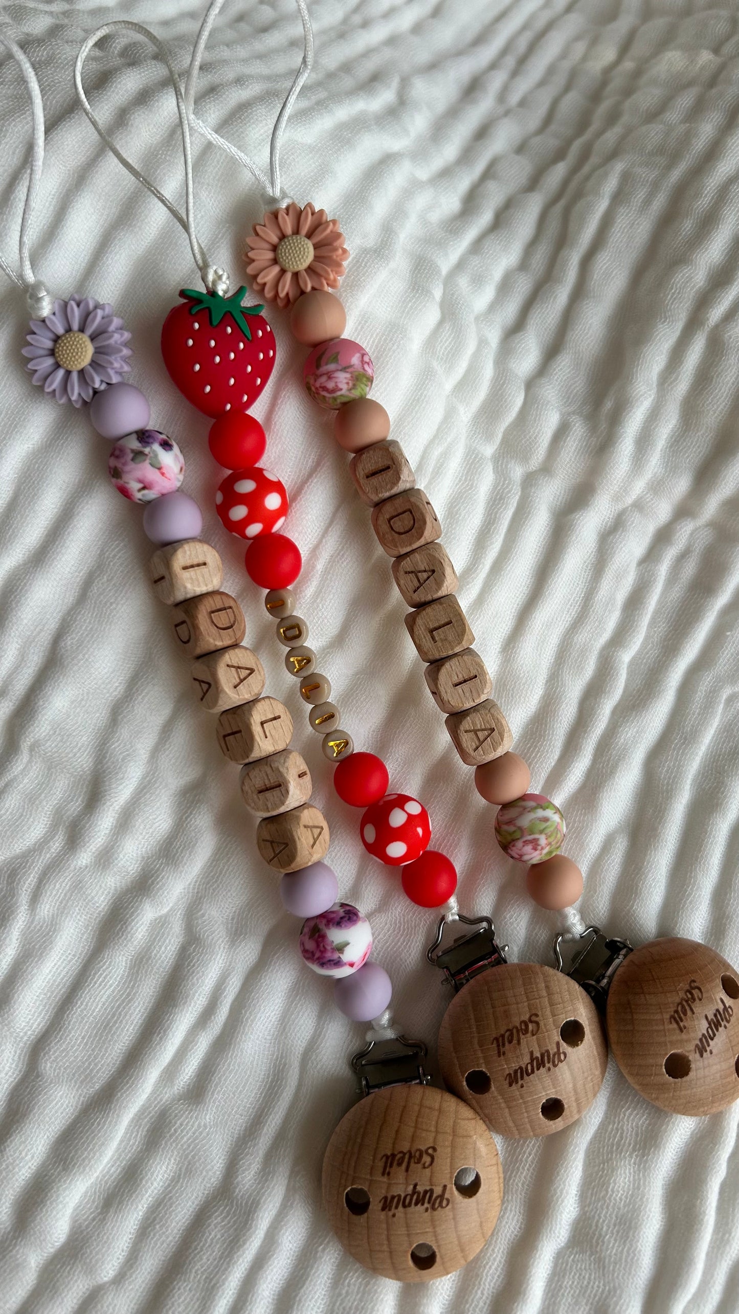 Attache tétine à thème