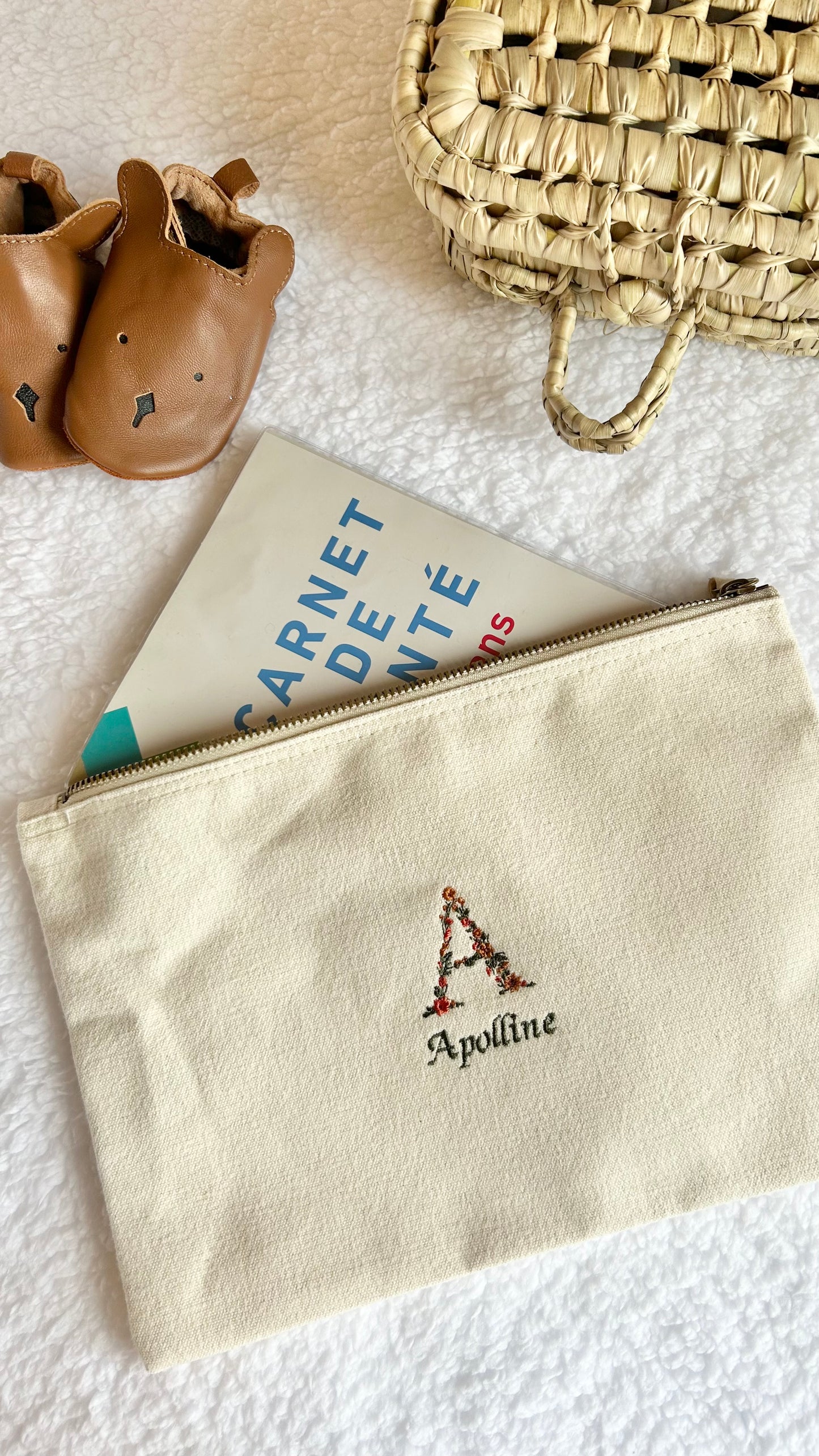 Pochette en coton initiale fleurie