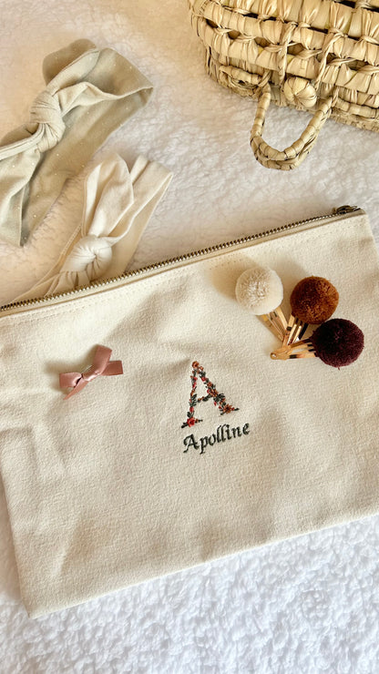 Pochette en coton initiale fleurie