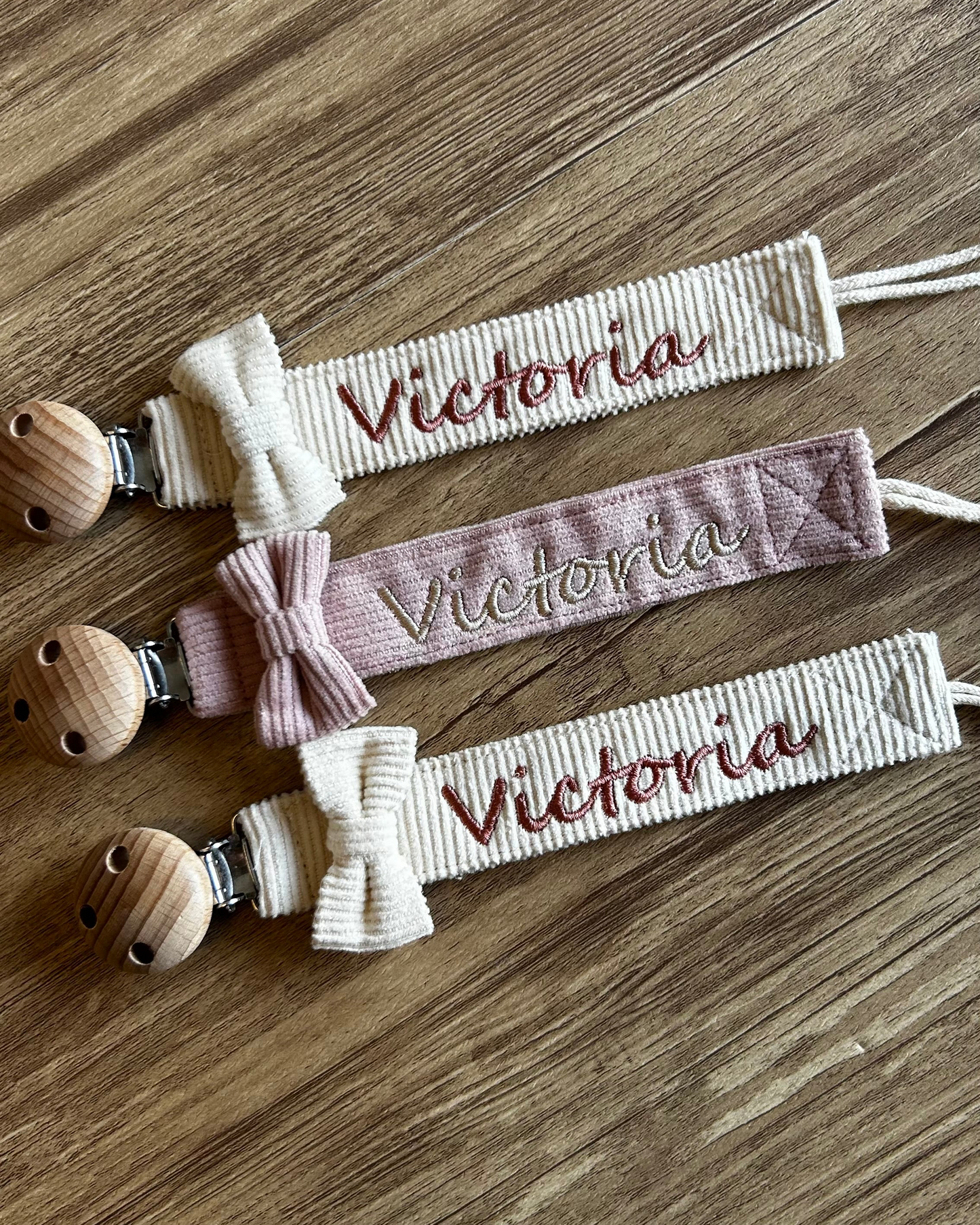 Attache tétine en velours