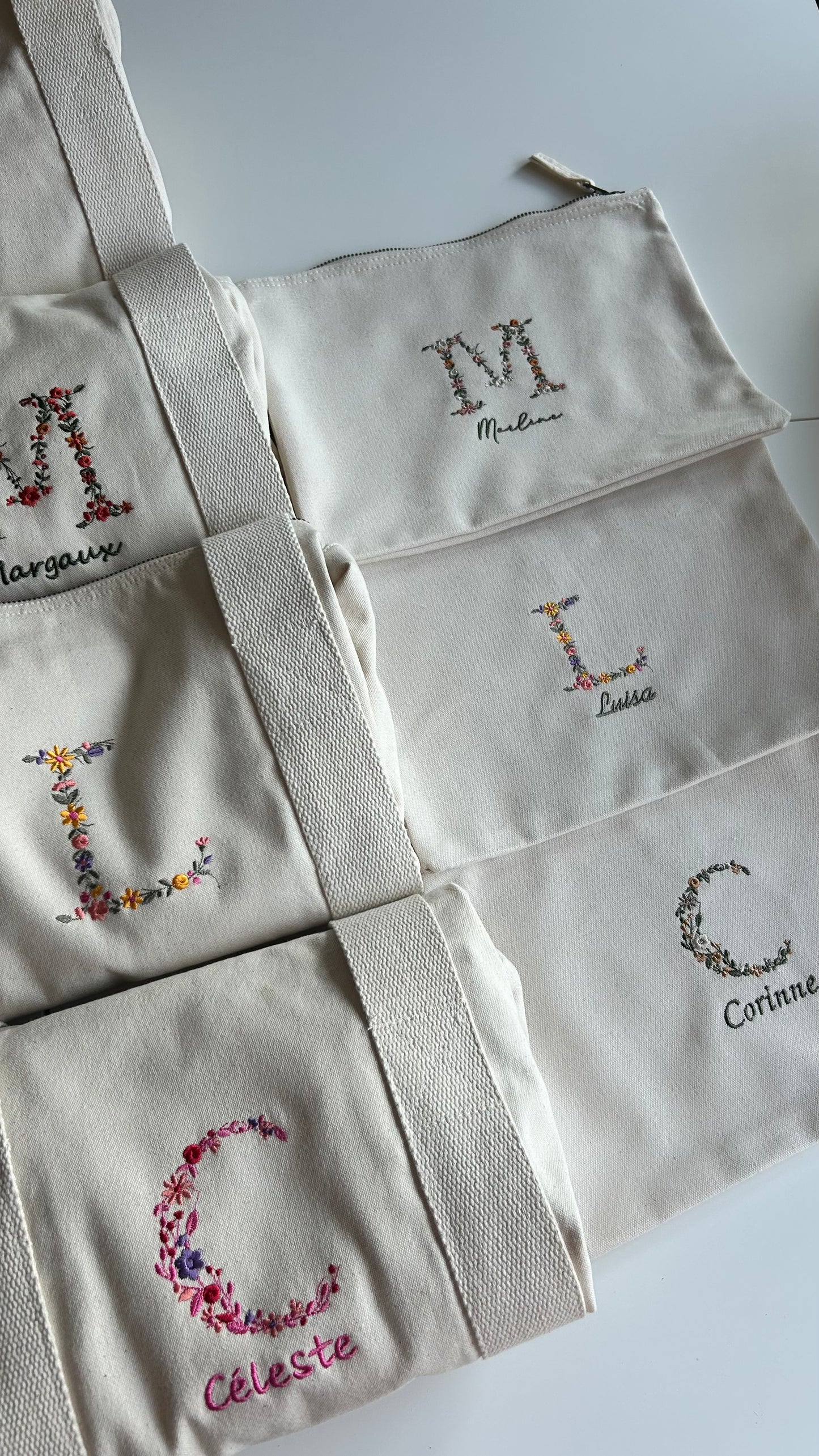 Pochette en coton initiale fleurie