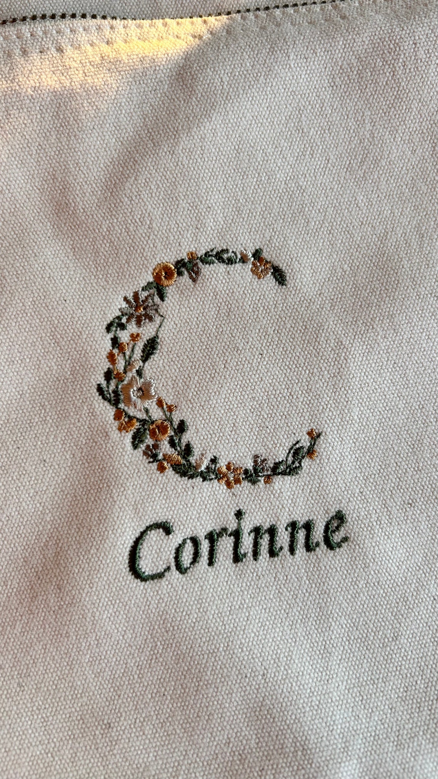 Pochette en coton initiale fleurie