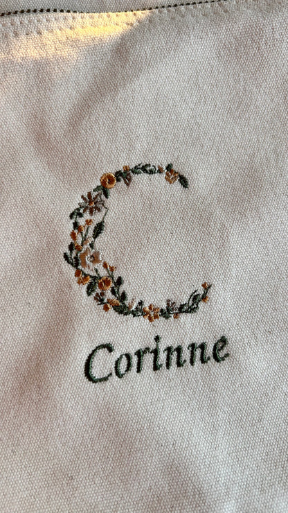 Pochette en coton initiale fleurie