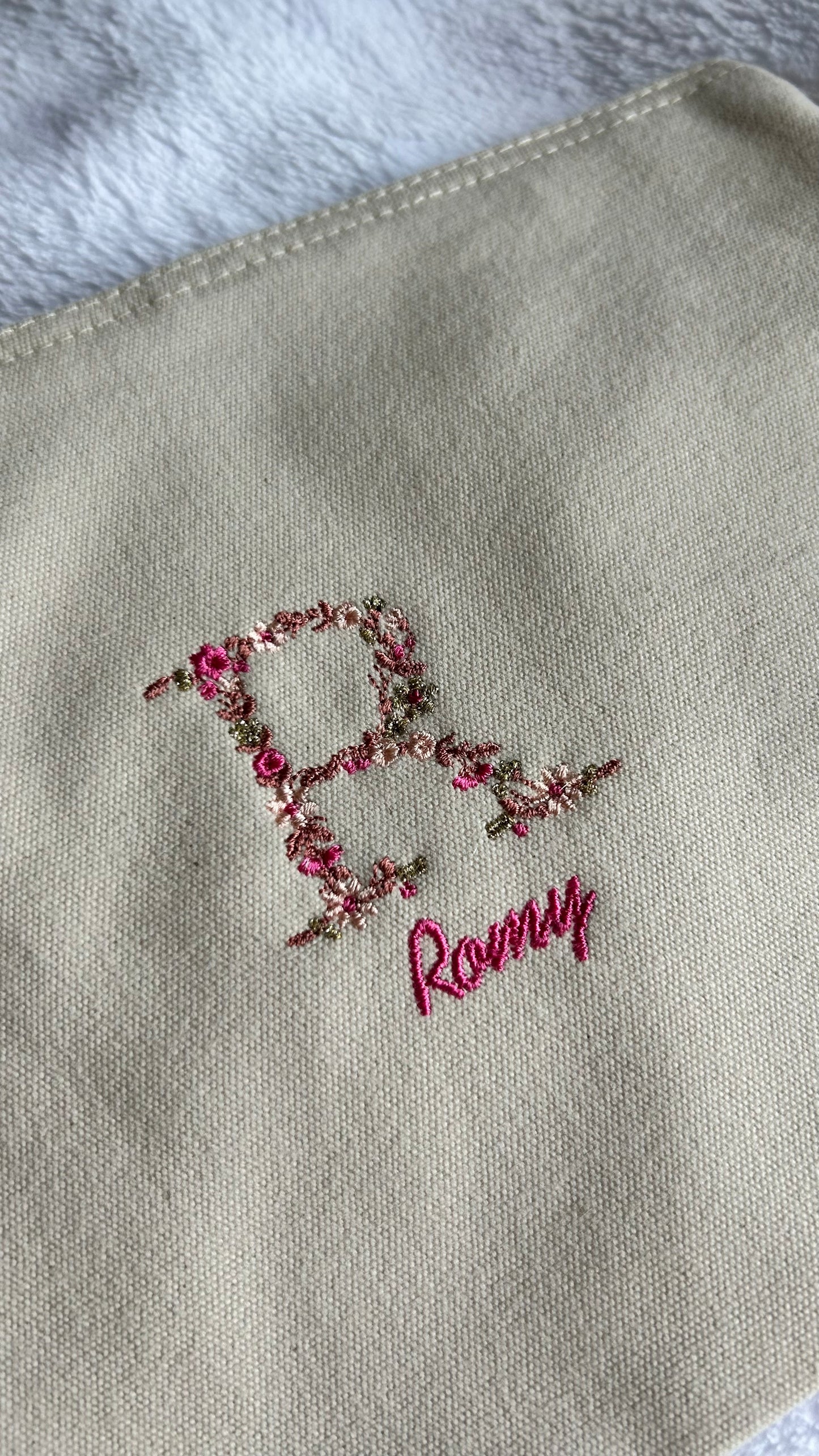 Pochette en coton initiale fleurie