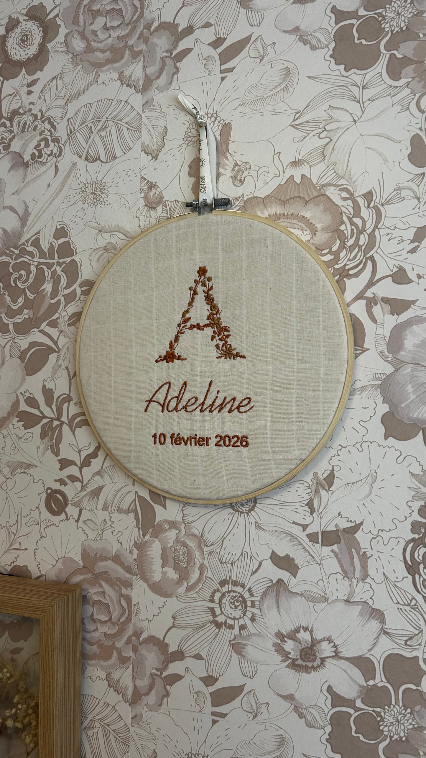 Tambourin décoratif initiale fleurie