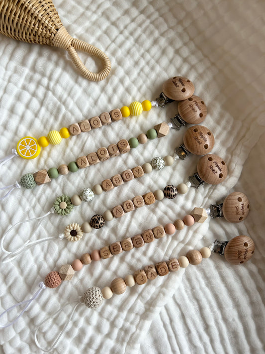 Attache tétine à thème