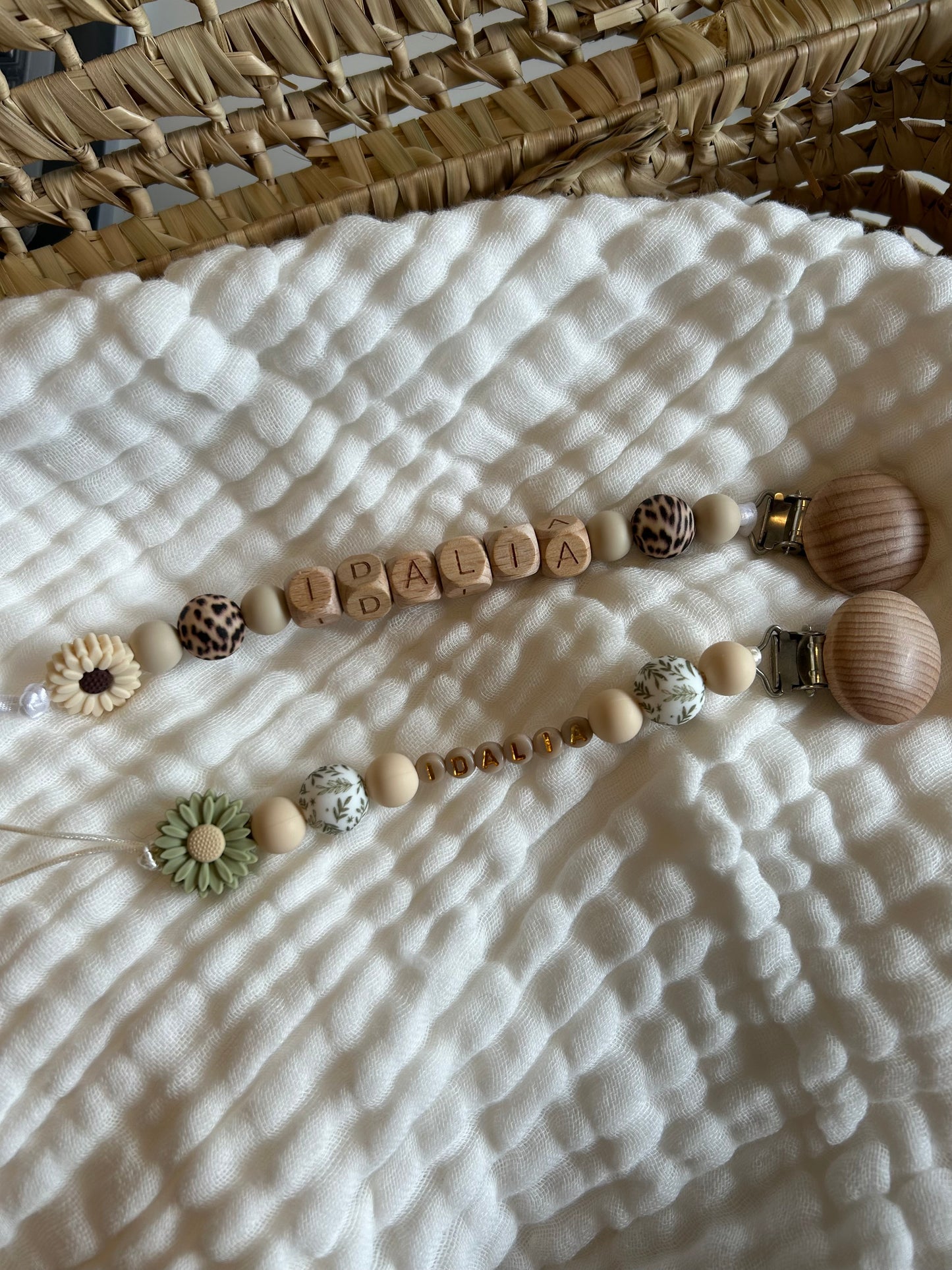 Attache tétine à thème