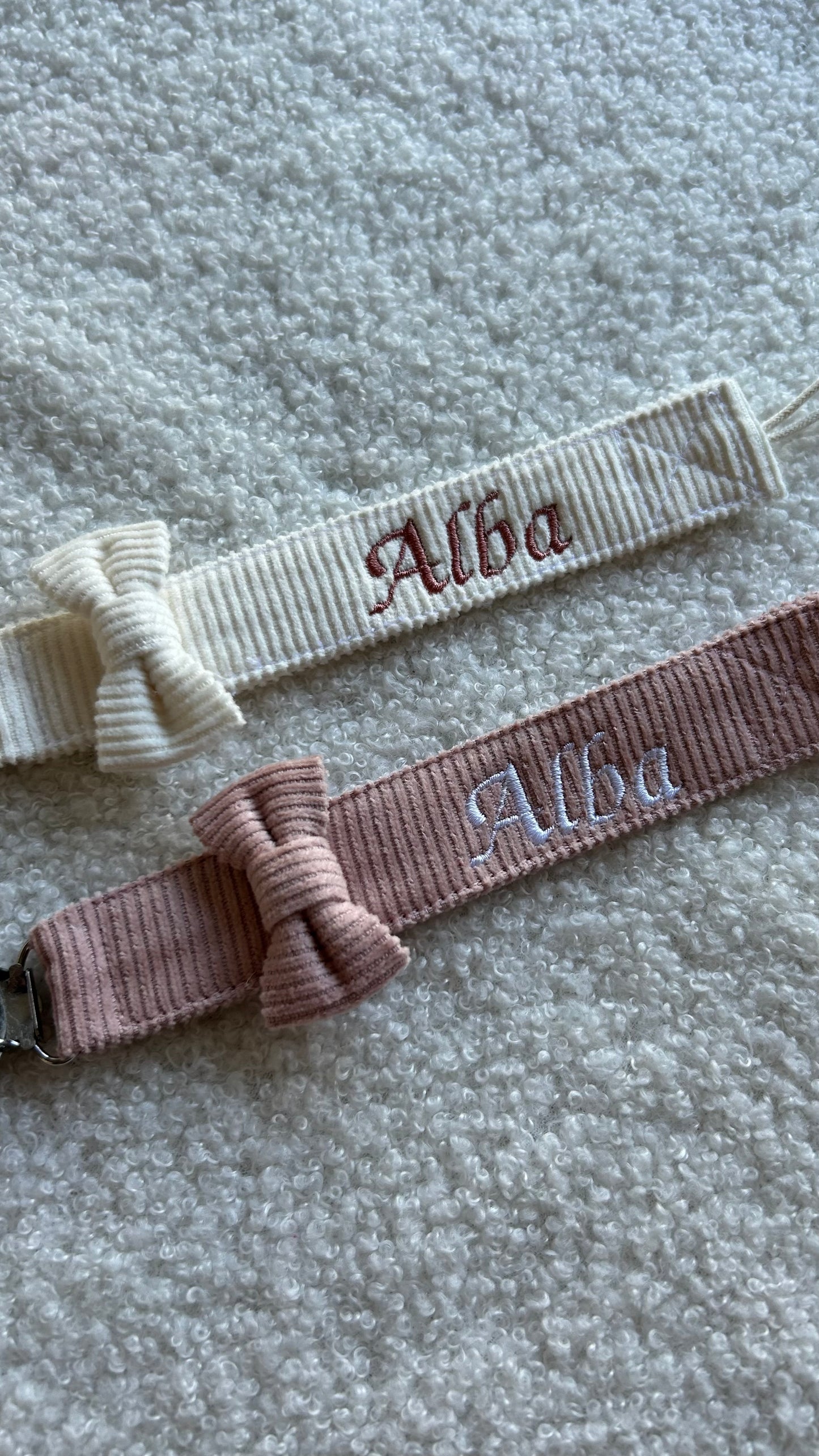 Attache tétine en velours