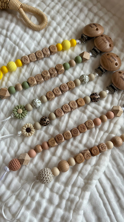 Attache tétine à thème