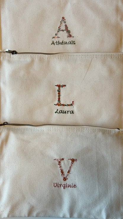 Pochette en coton initiale fleurie