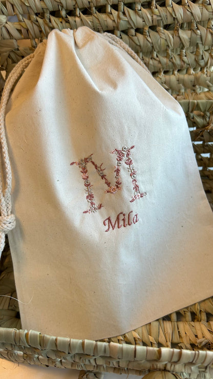 Pochon moyen initiale fleurie