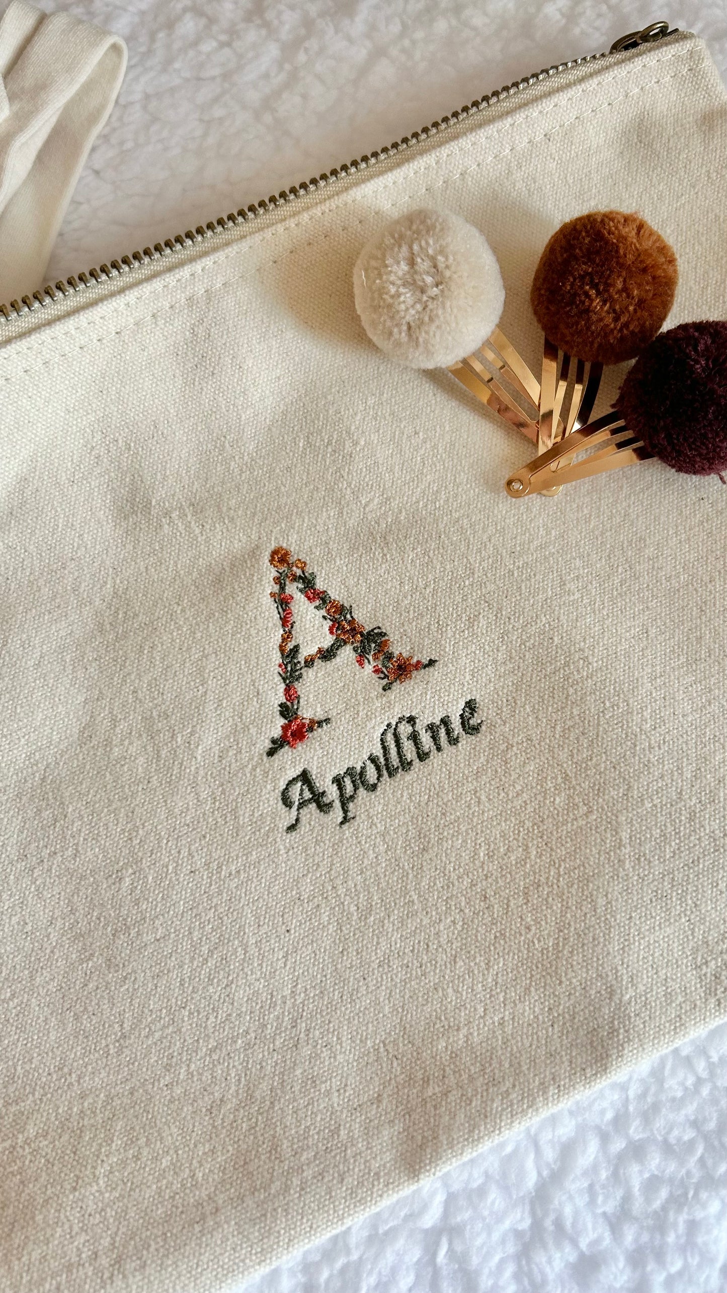 Pochette en coton initiale fleurie