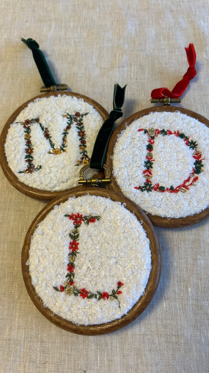 Tambourin de Noël Initiale fleurie 8cm