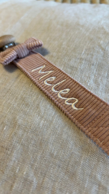 Attache tétine en velours